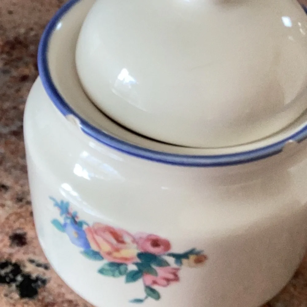 Pfaltzgraff vintage sugar